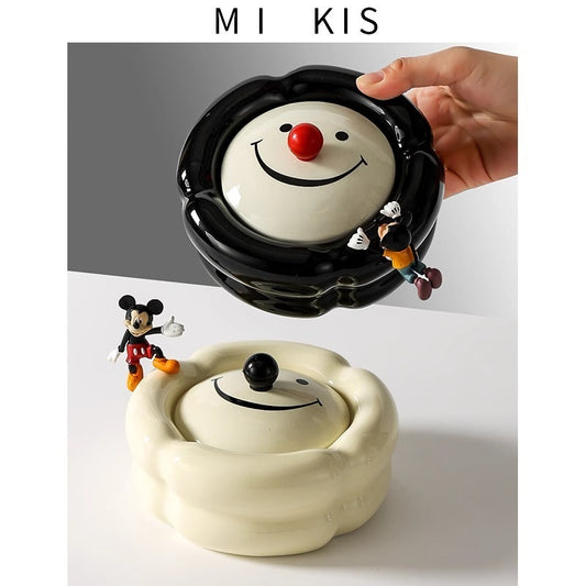 Light luxury and high-end feeling, home living room, anti fly ash with lid, office, high-end and atmospheric level, ceramic creative ashtray