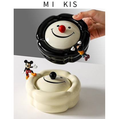 Light luxury and high-end feeling, home living room, anti fly ash with lid, office, high-end and atmospheric level, ceramic creative ashtray