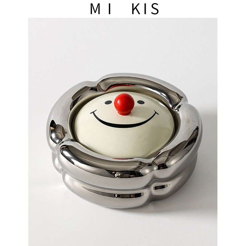 Light luxury and high-end feeling, home living room, anti fly ash with lid, office, high-end and atmospheric level, ceramic creative ashtray